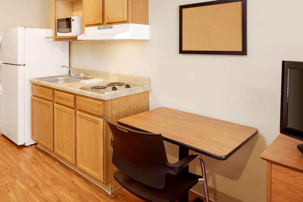 Extended Stay America Select Suites - Indianapolis - 그린우드 객실 사진